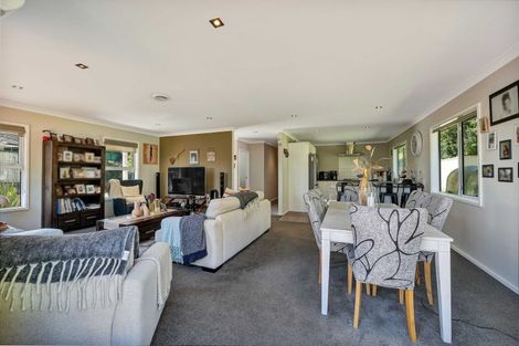 Photo of property in 15a Heta Road, Highlands Park, New Plymouth, 4312