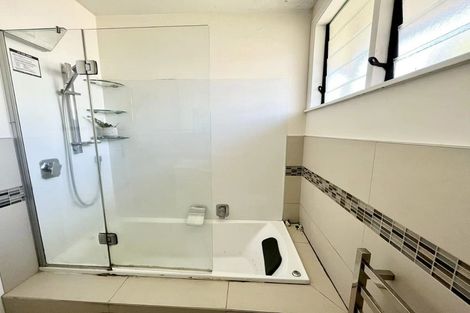 Photo of property in 158b Titirangi Road, New Lynn, Auckland, 0600