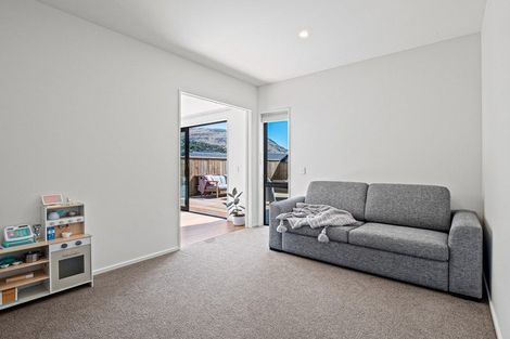 Photo of property in 18 Plough Street, Jacks Point, 9371