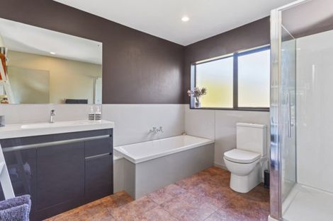 Photo of property in 2084 North Eyre Road, West Eyreton, Rangiora, 7475