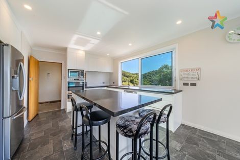 Photo of property in 54 Akatea Road, Korokoro, Lower Hutt, 5012