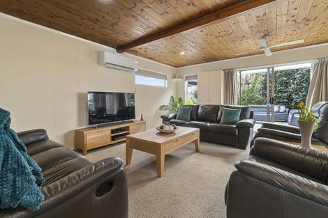 Photo of property in 243 Royal Road, Massey, Auckland, 0614
