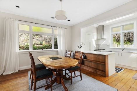 Photo of property in 27 Garden Road, Northland, Wellington, 6012