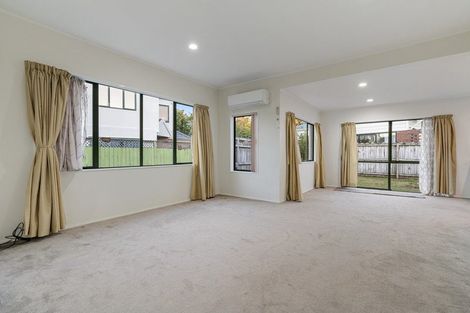 Photo of property in 1/150 Rosebank Road, Avondale, Auckland, 1026