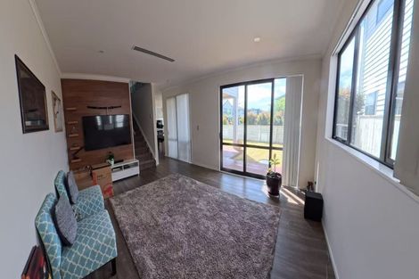 Photo of property in 11 Pihoihoi Place, Hobsonville, Auckland, 0616