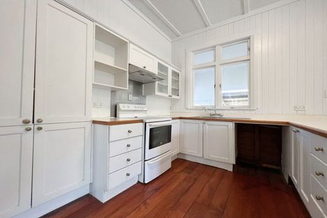 Photo of property in 296 Great North Road, Henderson, Auckland, 0612