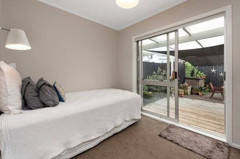 Photo of property in 74 Queen Road, Bellevue, Tauranga, 3110