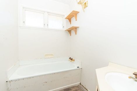 Photo of property in 34 Acacia Crescent, Glenview, Hamilton, 3206