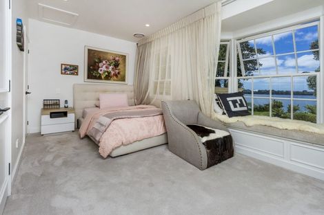 Photo of property in 40 Shakespeare Road, Milford, Auckland, 0620