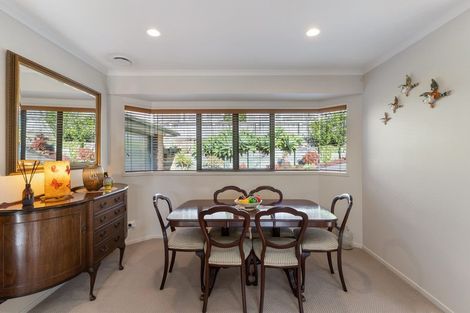 Photo of property in 11 Grovenor Drive, Orewa, 0931