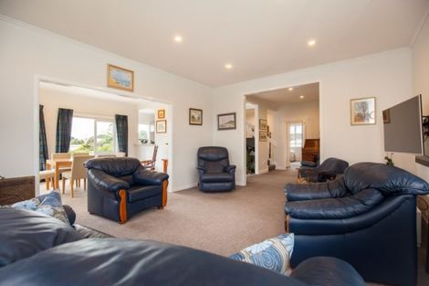 Photo of property in 1 Baring Terrace, Strandon, New Plymouth, 4312