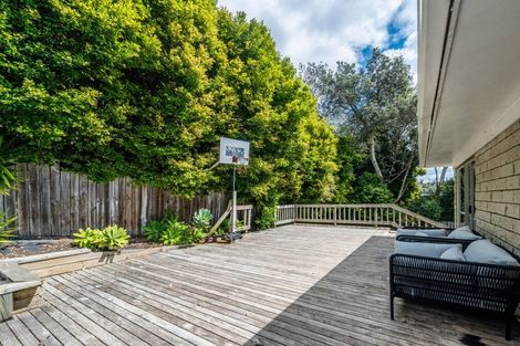 Photo of property in 2/30 Kathleen Street, Totara Vale, Auckland, 0627