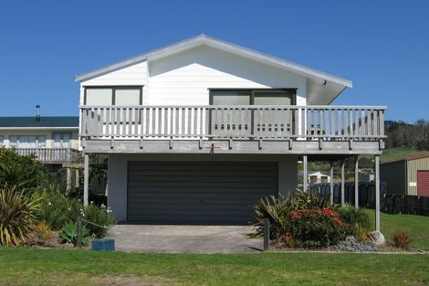 Photo of property in 30 Banks Street, Cooks Beach, Whitianga, 3591