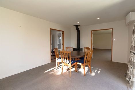 Photo of property in 16 Huntingdon Place, Avonhead, Christchurch, 8042