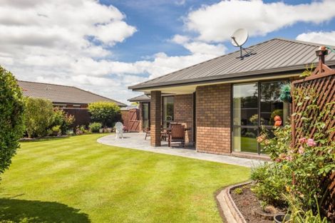 Photo of property in 17 Calvandra Grove, Rangiora, 7400