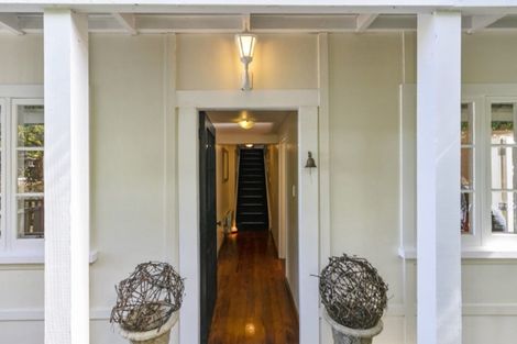 Photo of property in 34 Ferry Road, Days Bay, Lower Hutt, 5013