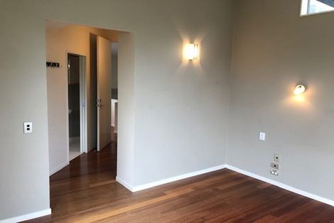 Photo of property in 21a Korotaha Terrace, Rothesay Bay, Auckland, 0630