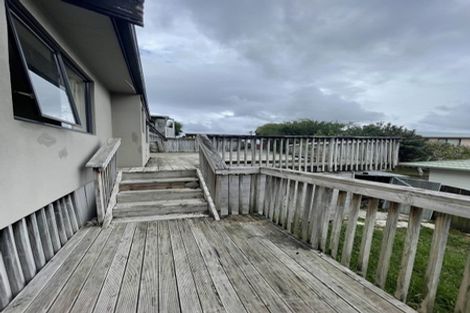 Photo of property in 6a Alma Street, Te Atatu South, Auckland, 0610