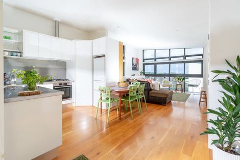 Photo of property in 26 Priscilla Crescent, Kingston, Wellington, 6021