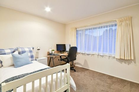 Photo of property in 2 Menen Place, Manurewa, Auckland, 2105