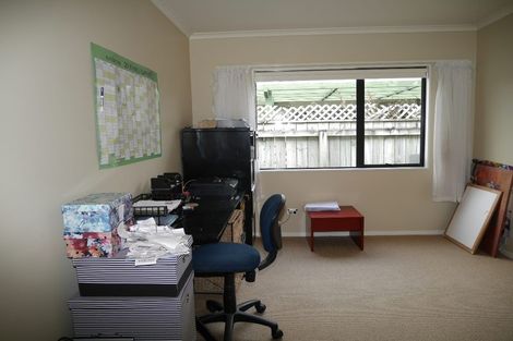 Photo of property in 71 Guildford Drive, Paraparaumu, 5032