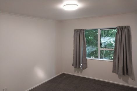 Photo of property in 64a Newlands Road, Newlands, Wellington, 6037