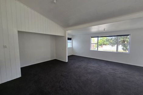 Photo of property in 8 Oreil Avenue, West Harbour, Auckland, 0618