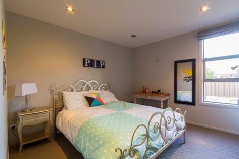 Photo of property in 8 Moraine Place, Lake Hawea, Wanaka, 9382