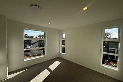 Photo of property in 4/4 Cracroft Street, Welbourn, New Plymouth, 4310