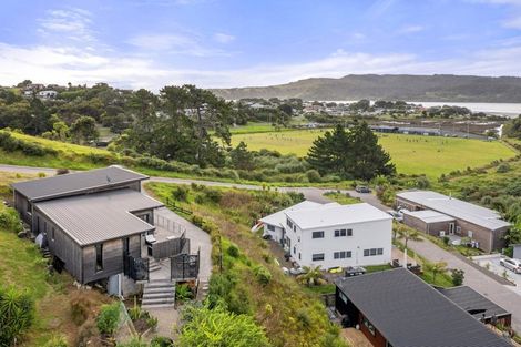 Photo of property in 21 Primrose Street, Raglan, 3225