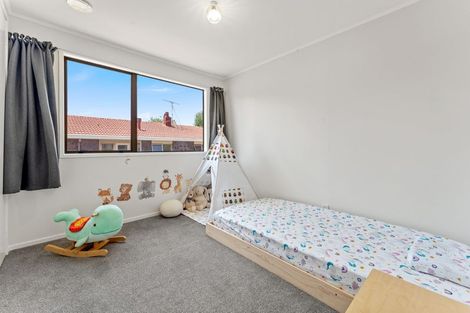 Photo of property in 26 Imogene Way, Half Moon Bay, Auckland, 2012