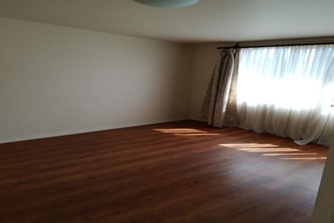 Photo of property in 70 Millbrook Road, Henderson, Auckland, 0612