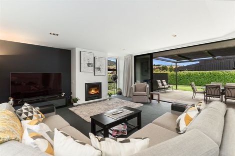 Photo of property in 5 Poppy Lane, Albert Town, Wanaka, 9305