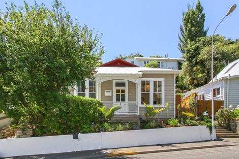 Photo of property in 48 Faraday Street, Hospital Hill, Napier, 4110