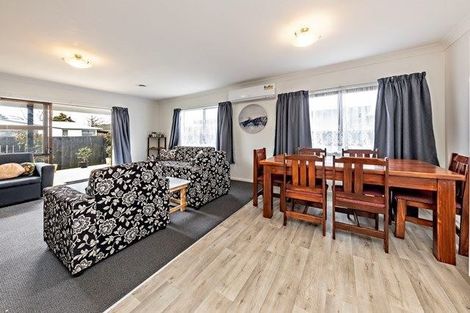 Photo of property in 2/174 Old Wairoa Road, Papakura, 2110