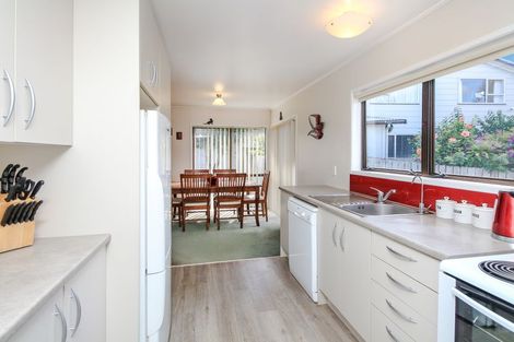 Photo of property in 15 Peterhouse Place, West Harbour, Auckland, 0618