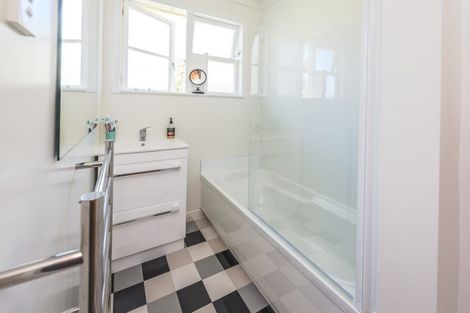 Photo of property in 1 Plunket Street, Durie Hill, Whanganui, 4500