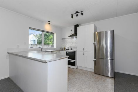 Photo of property in 2 Paramu Avenue, Birkdale, Auckland, 0626