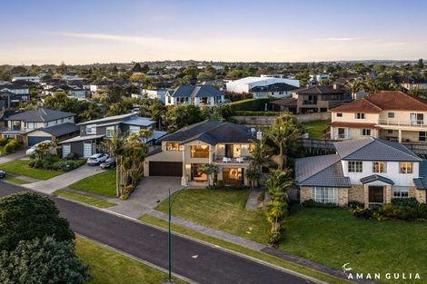 Photo of property in 8 Waikura Drive, Te Atatu Peninsula, Auckland, 0610