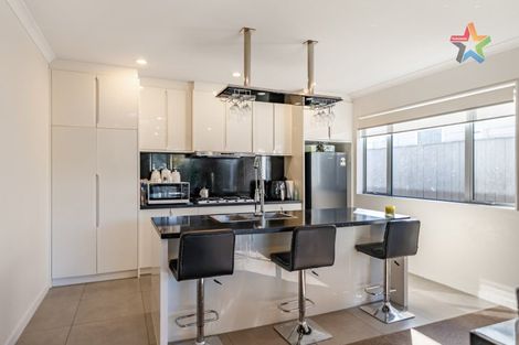 Photo of property in 60 Whites Line West, Woburn, Lower Hutt, 5010