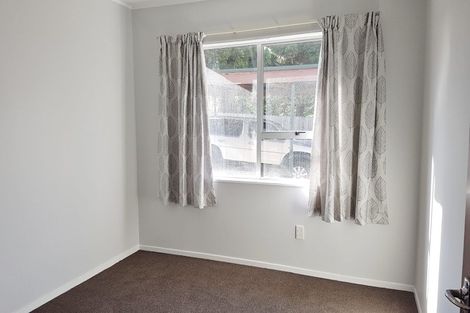 Photo of property in 3/11 Alston Avenue, Kelston, Auckland, 0602