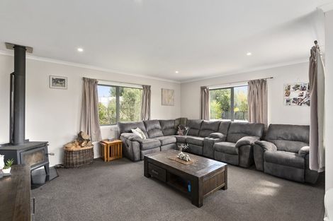 Photo of property in 53 Ohau Terraces, Ohau, Levin, 5570