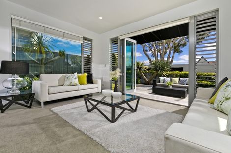 Photo of property in 3 Aberdeen Road, Castor Bay, Auckland, 0620