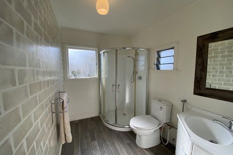 Photo of property in 1412 Whangaparaoa Road, Army Bay, Whangaparaoa, 0930
