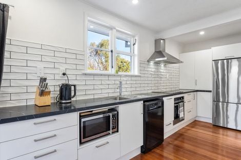 Photo of property in 21 Hadfield Crescent, College Estate, Whanganui, 4500