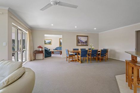 Photo of property in 13 Hogan Road, Cambridge, 3493