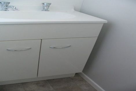 Photo of property in 28-30 Lake Pupuke Drive, Takapuna, Auckland, 0622