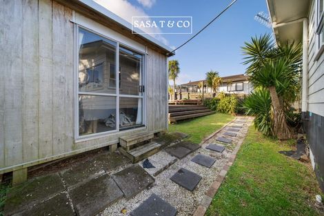 Photo of property in 185 Mahia Road, Wattle Downs, Auckland, 2103
