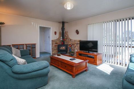 Photo of property in 15 Peterhouse Place, West Harbour, Auckland, 0618