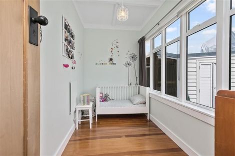 Photo of property in 10 Westmere Crescent, Westmere, Auckland, 1022